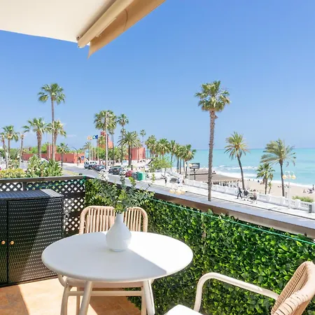 Boutique Flat Sea Views شقة *